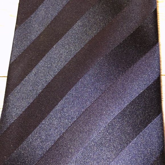 Geoffrey Beene, bundle of four, 100% silk men’s neckties - Picture 9 of 11